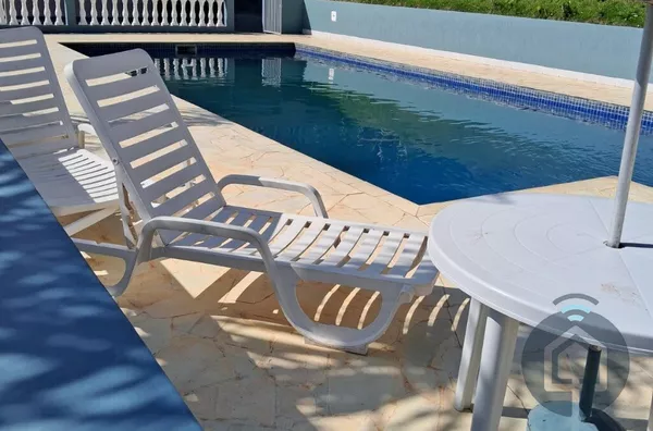 Linda chácara à venda em Araçariguama