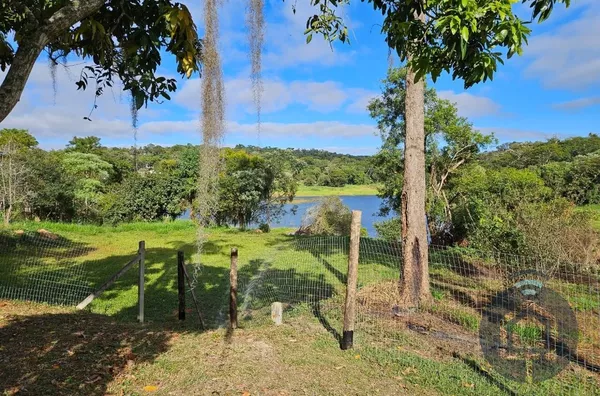 Chácara à Venda em Sebandilha, Mairinque: Conforto e Tranquilidade