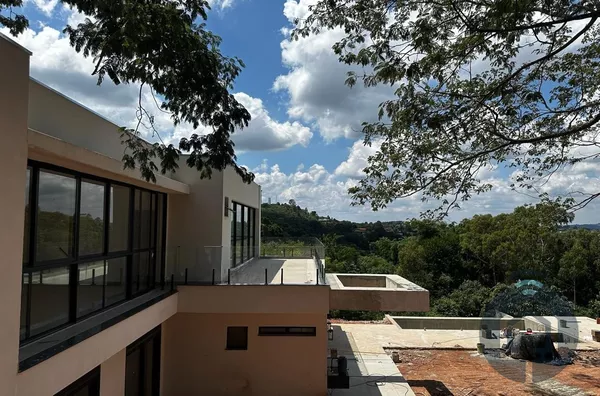 Casa de Alto Padrão à Venda no Condomínio Porta do Sol, Mairinque