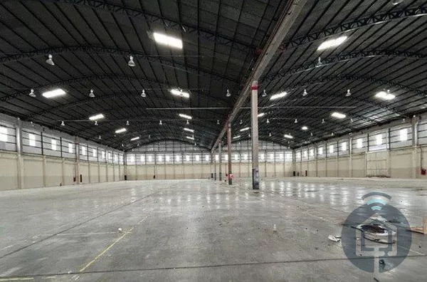 Oportunidade Única em Jandira: Galpão Industrial de Alto Desempenho