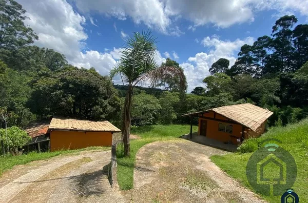 Chácara com 2 Dormitórios à Venda em São Roque