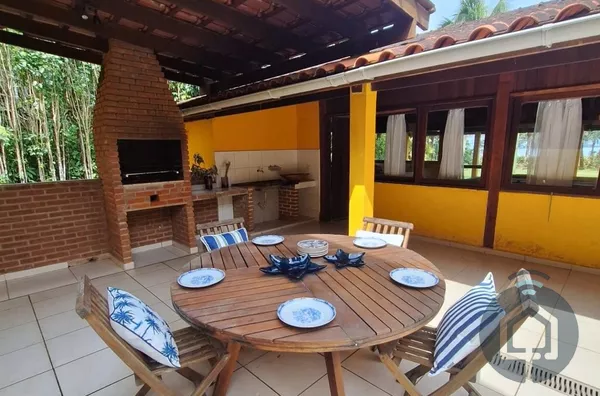 Casa pé na areia na Praia Preta – Juquehy