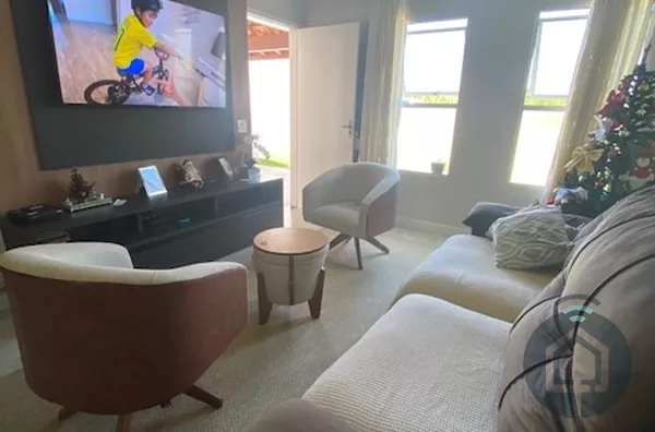 Casa com Área Gourmet Integrada e Condomínio com Lazer