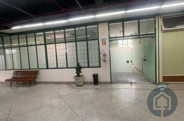 Sala comercial no centro de São Roque 