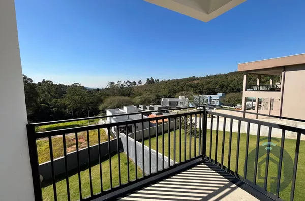 Casa de alto padrão em condomínio fechado 