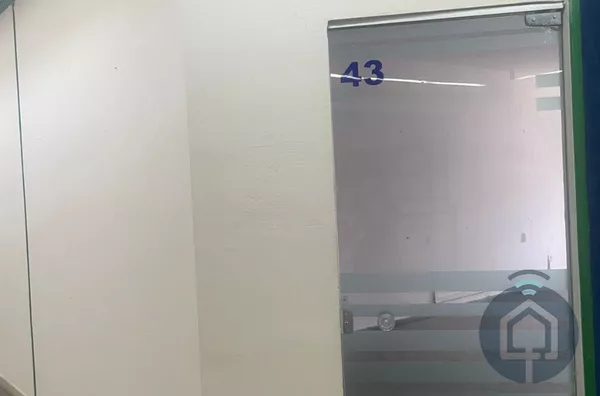 Sala comercial no centro de São Roque 