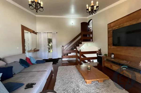  Lindíssima casa de alto padrão 