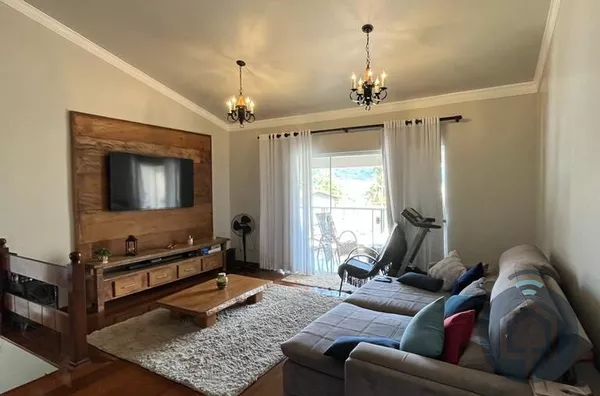  Lindíssima casa de alto padrão 