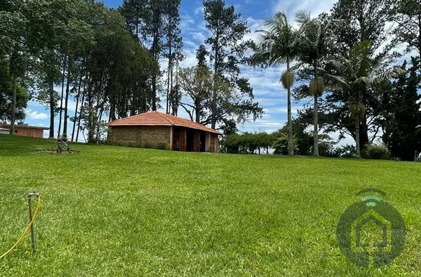 Oportunidade Única: Sítio em São Roque, o Refúgio Perfeito