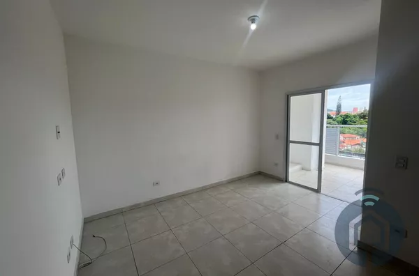 Apartamento com Varanda Ampla e Ótima Localização