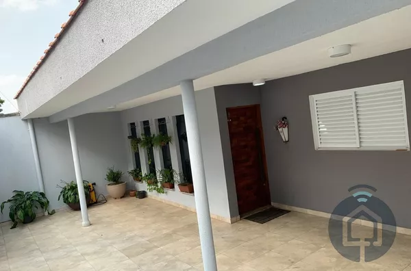 Casa à Venda com 3 Quartos em Mairinque!