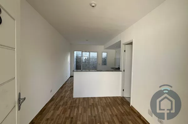 Charmoso Sobrado em Condomínio Fechado