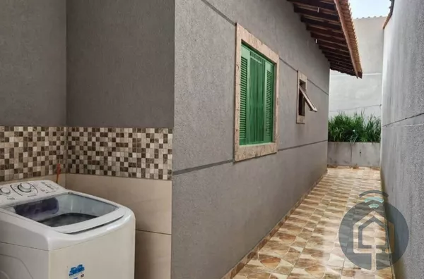 Casa aconchegante com suíte, quintal e ótima localização em Mailasqui!!