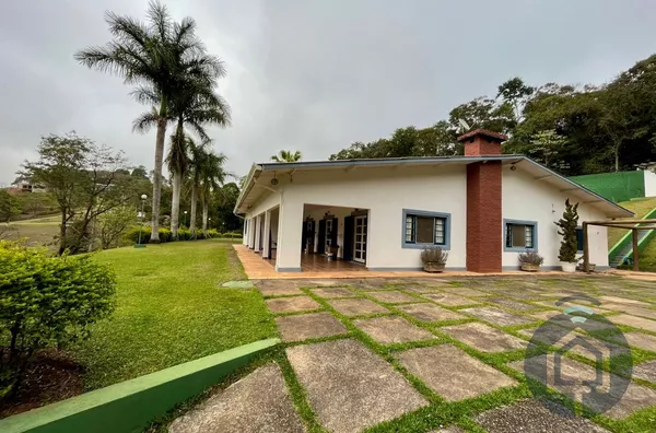 Chácara em maravilhoso condomínio 