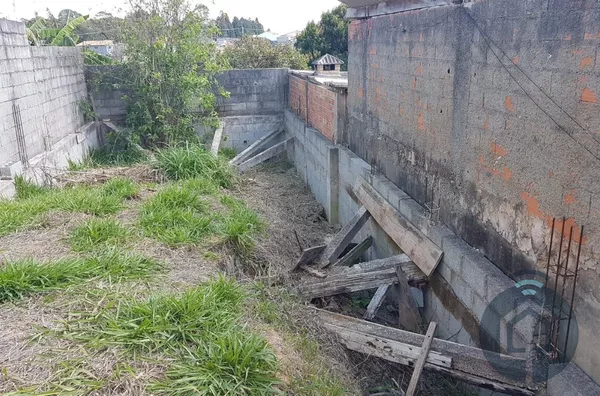 Terreno à Venda na Avenida Reneville!