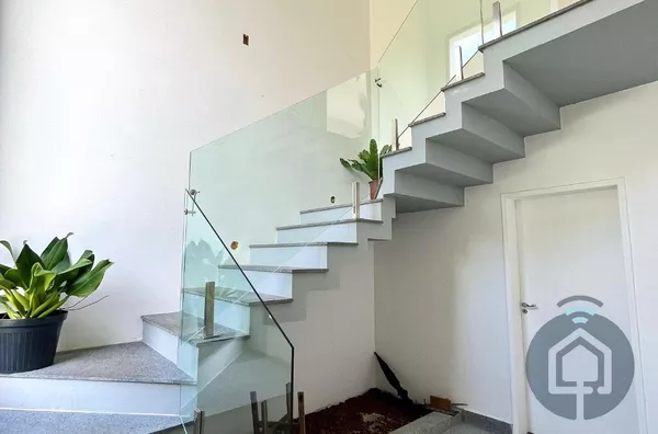 Casa de alto padrão em condomínio fechado 