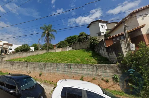 Localização Estratégica: Terreno Ideal para Projetos Comerciais ou Residenciais