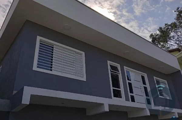 Excelente Casa à Venda com 3 Quartos no Loteamento Jardim do Sol, São Roque