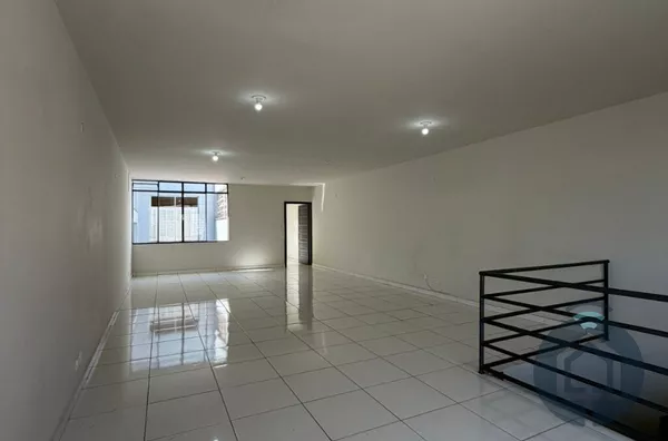 Casa comercial para aluguel,  Centro, São Roque