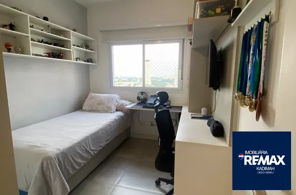 Apartamento todo reformado.! 62m2 com dois dormitórios sendo uma suíte e uma vaga. 