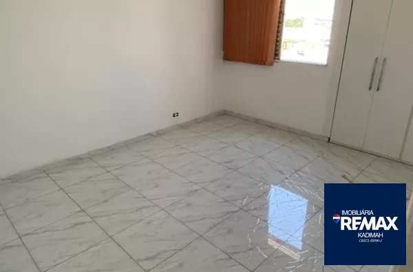 Apartamento reformado, silencioso, muita luz natural. Armários planejados, porcelanato, bem ventilado, 2 dormitórios amplos! - Foto 9