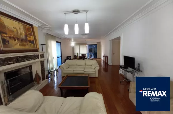 4 suítes – 1 das suítes tem 1 closet 1 lavabo 4 vagas 250 metros em Higienópolis!