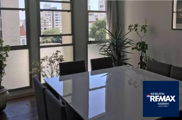 3 dormitórios, sala ampla e pé direito alto, 1 suite e 2 vagas de garagem 