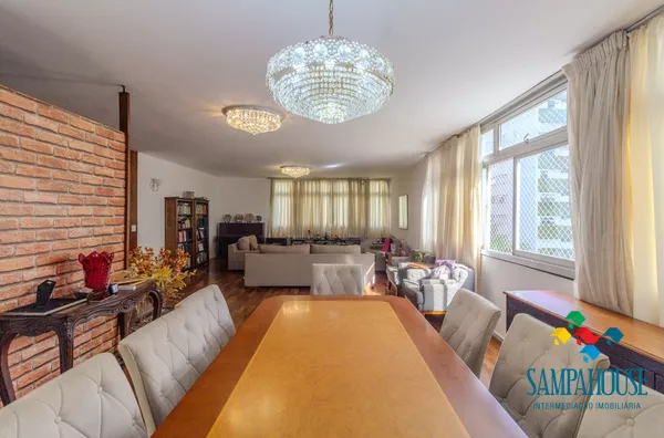 Apartamento 3 dormitórios , mais uma suíte , com 198 metros de área útil e duas vagas! - Foto 2