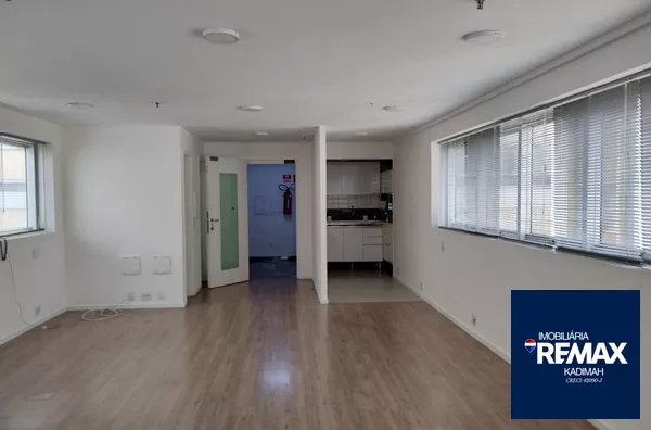 Sala comercial com 72 metros e 2 vagas em Higienópolis!