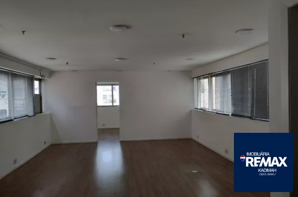 Sala comercial com 72 metros e 2 vagas em Higienópolis!
