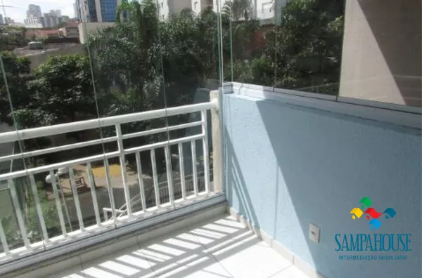 2 dormitórios, 1 banheiro, terraço grande com vidros/cortina - Foto 1