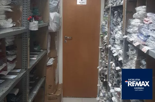 Ponto Comercial e 2 banheiros para Alugar, 120 m² por R$ 15.000/Mês