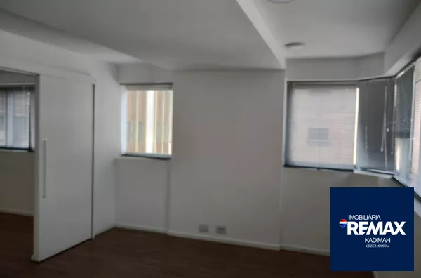 Sala comercial com 72 metros e 2 vagas em Higienópolis!