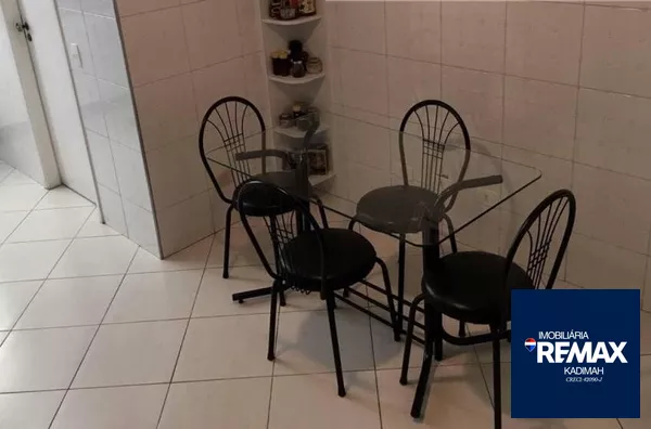 3 dormitórios, sala ampla e pé direito alto, 1 suite e 2 vagas de garagem - Foto 7