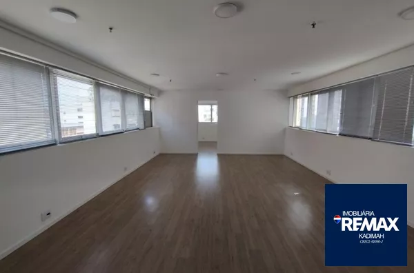 Sala comercial com 72 metros e 2 vagas em Higienópolis!