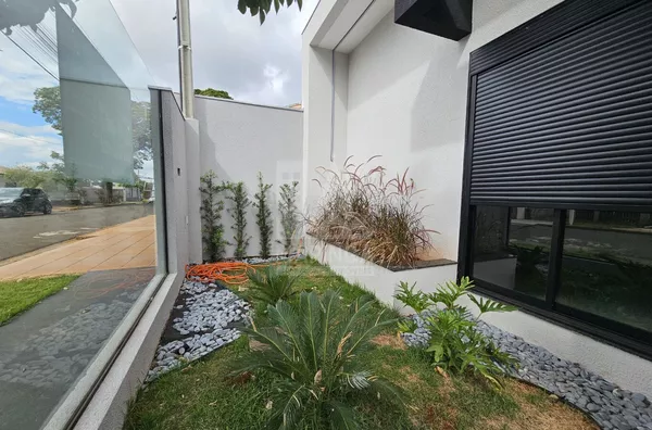 Casa NOVA para venda, 3 suítes, Piscina, 3 vagas de garagem, Parque Avenida, Maringá PR