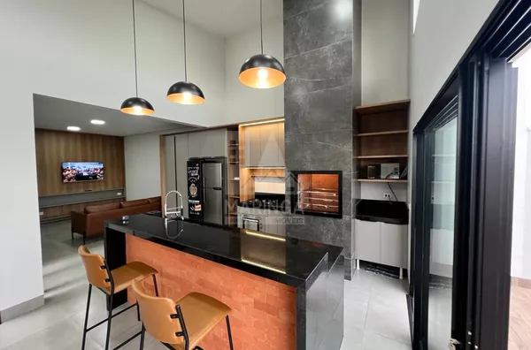 Casa a venda em Porto Rico com piscina, 3 suítes, nova e mobiliada