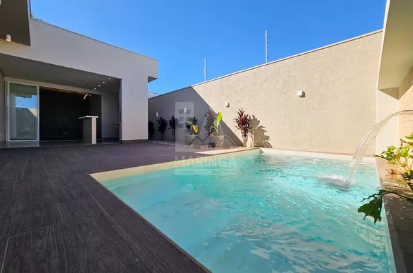Casa a venda com piscina, 3 quartos (1 suíte) próx. Av. Mandacaru - Maringá Imóveis