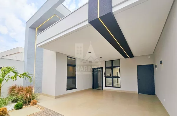 Casa à venda com 3 suítes e piscina no Jd. Munique - Maringá