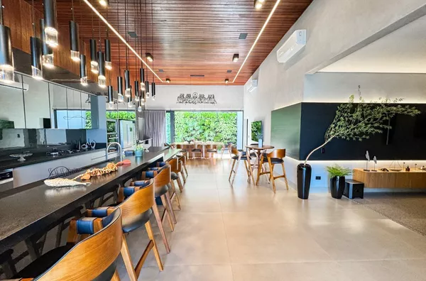 Casa á venda no Porto Rico Resort, toda equipada e automatizada, com 4 suítes, piscina, Vaga p lancha