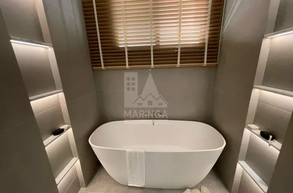 banheira de imersão do apartamento decorado