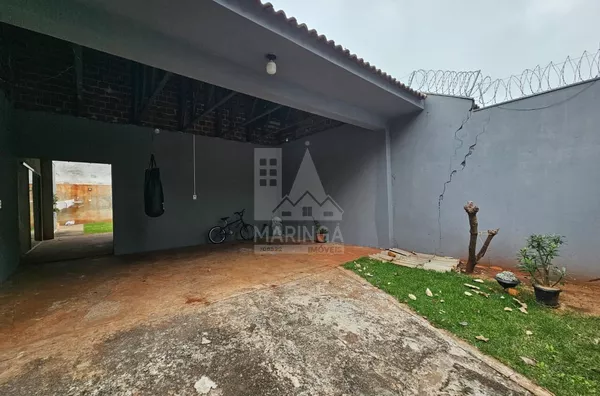 Casa com AMPLO QUINTAL a venda, 4 quartos sendo 1 suíte, Jardim Ipanema, Maringá PR