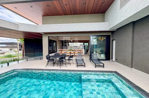 Casa á venda no Porto Rico Resort, com 5 suítes, piscina, Vaga para dois carros