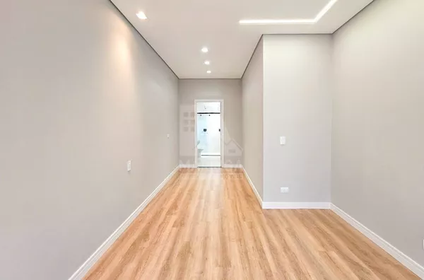 Quarto da casa com 3 suítes e piscina no Jd. Munique
