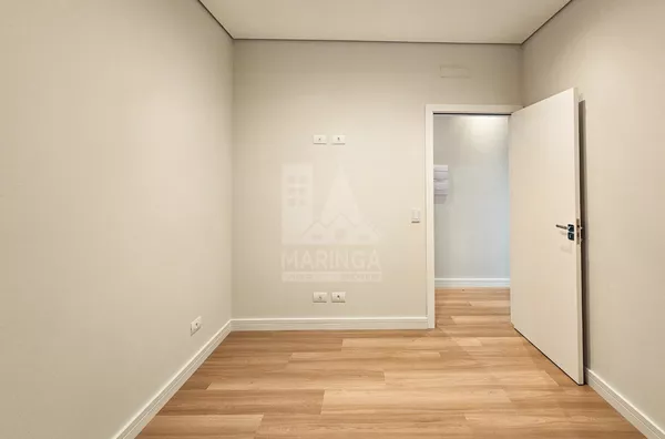 Casa a venda com piscina, 3 quartos (1 suíte) próx. Av. Mandacaru - Maringá Imóveis