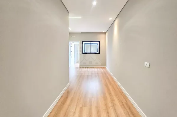 Suíte 1 da casa com 3 suítes e piscina no Jd. Munique