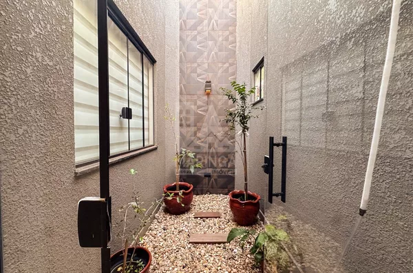 Jardim de inverno da casa semi mobiliada com 3 quartos na região do Cidade Alta em Maringá