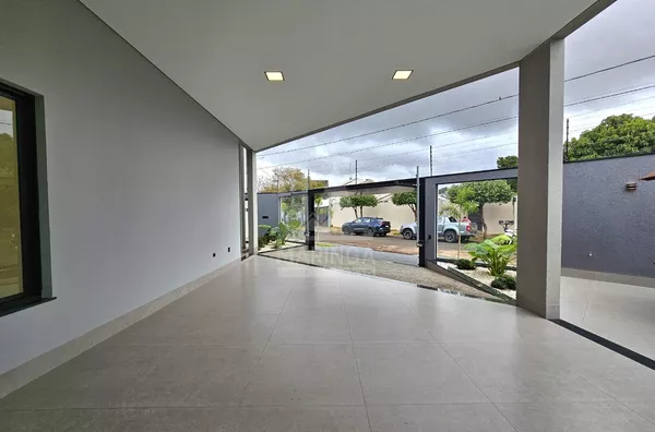 Casa NOVA SEMI-MOBILIADA a venda, 3 suítes, Piscina Aquecida, Jd. Paris III, Maringá PR