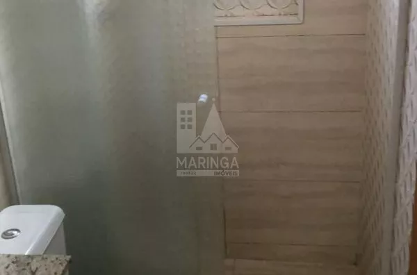 Banheiro do apartamento semi mobiliado de 2 quartos em Mandaguaçu