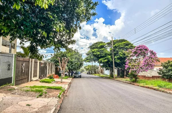 Casa para venda, 3 quartos, recém - reformada, com edícula, Jardim Paulista, Maringá